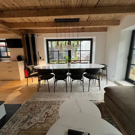 Black House Tatil Evi