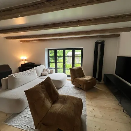 Semesterbostad Black House Pärnu